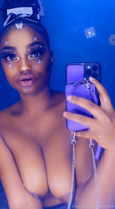 keiland erotic model img