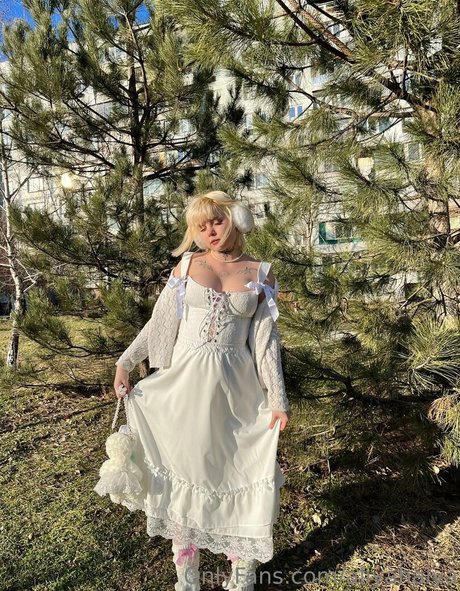 aliyahalya naked model photos