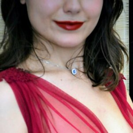 serahanton exclusive actress images