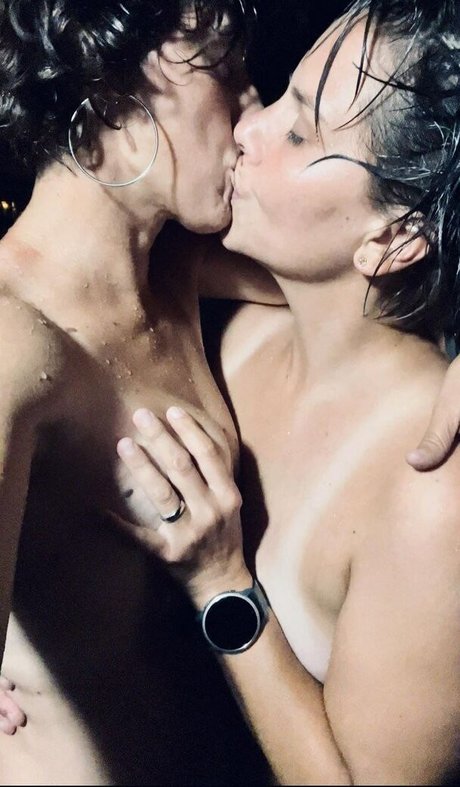 Lezfemmes perfect star images