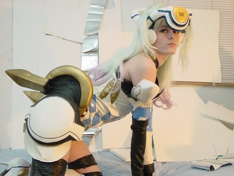 Claire Max erotic star image