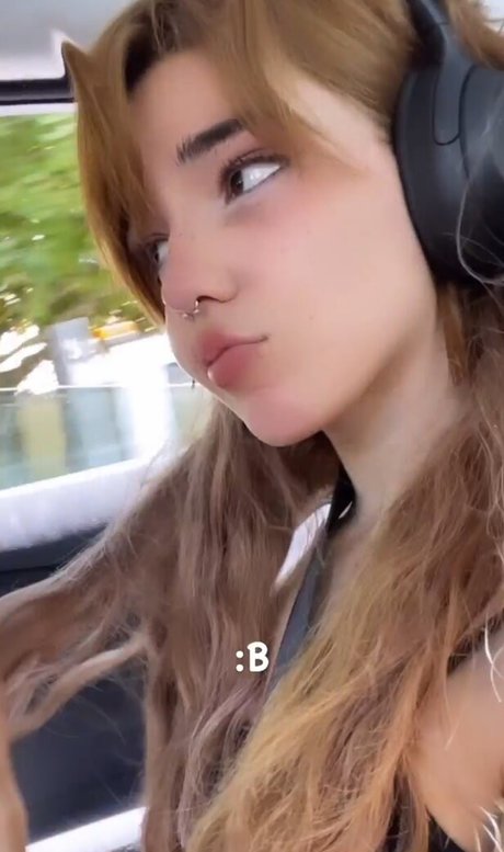 Arielle Maxine perfect star img