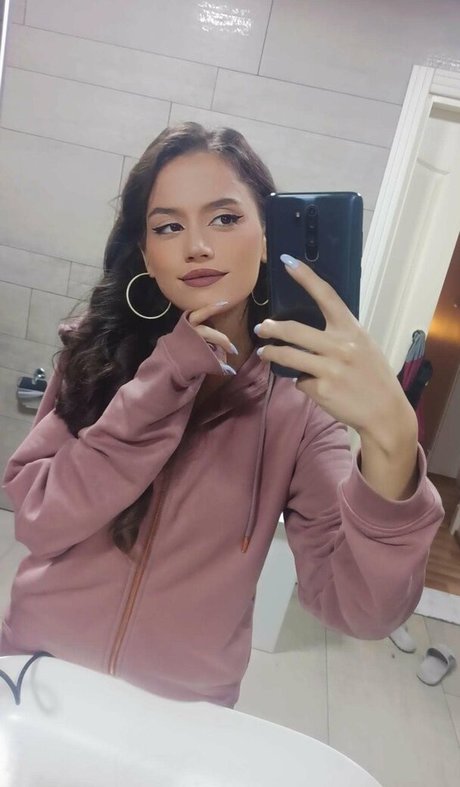 Arlequin ASMR model hot picture