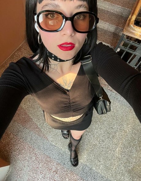 Malesia Baby star adult img