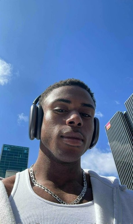 prettyskinboi pornstar exclusive pics