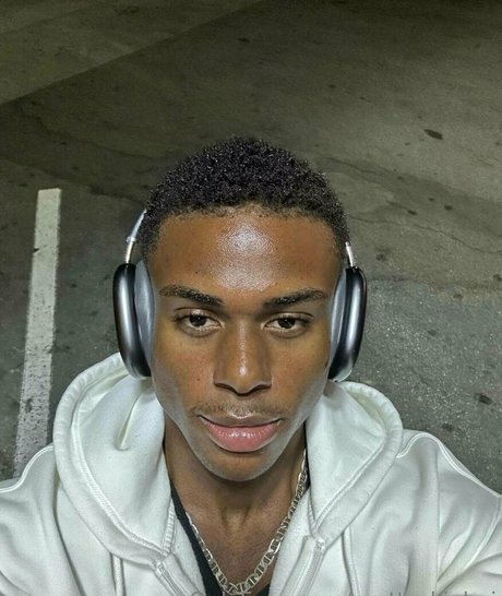 prettyskinboi nude pornstar gallery