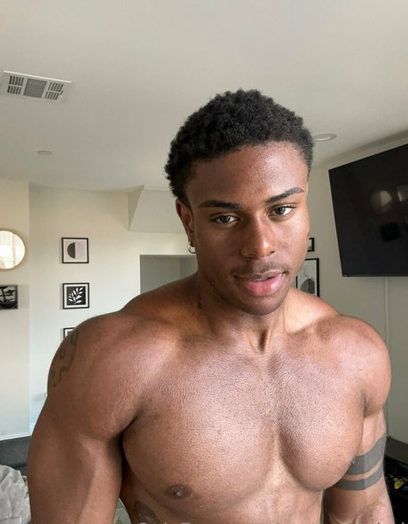 prettyskinboi model nice image