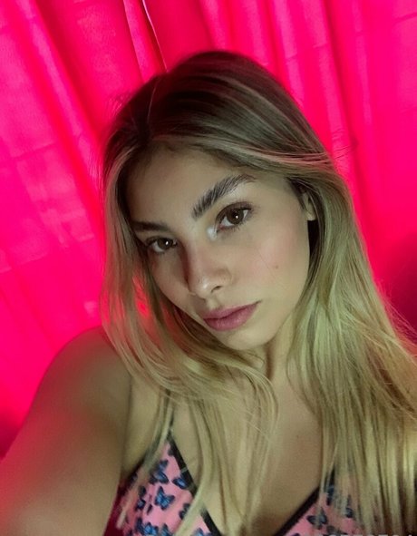 girlfriend onlyfans erotic pics