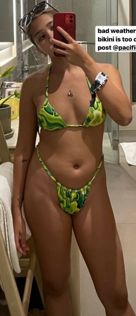 Pinkvader model pretty pic