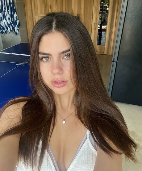 Melissa Leal star nude pic