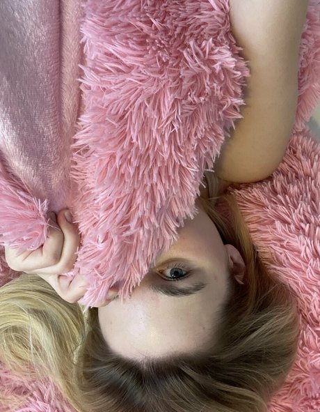 chloe ira star erotic photos