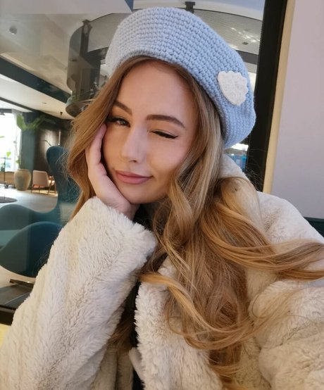itsSky pornstar sexy pictures