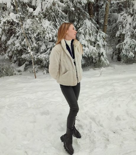 itsSky model sex image