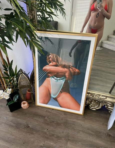 Missbehavin pornstar xxx pic