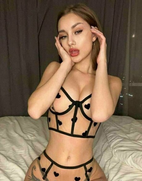 mariam chanel model free pic