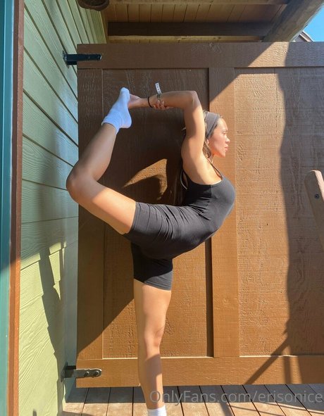 erisonice pornstar exclusive pics