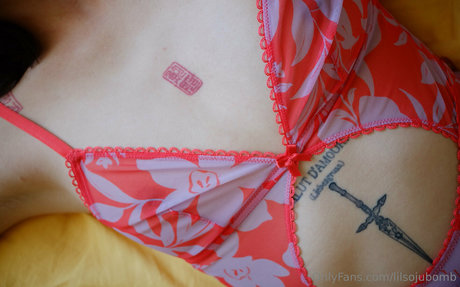 lilsojubomb adult model pics