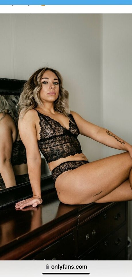 Macy Nicole Waker nice model pic