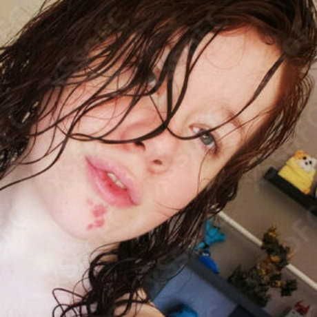 BittieTV star erotic pics