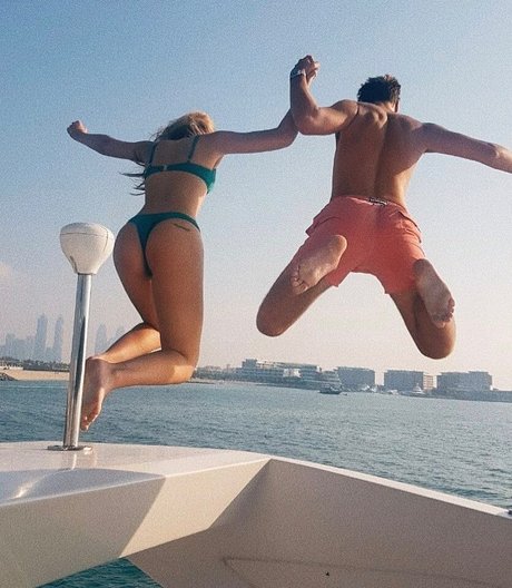 Demi Rawling sexy star archive