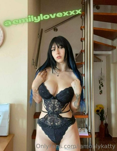 iamonlykatty naked model picture