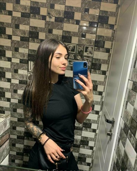 yourqueen3 best model images