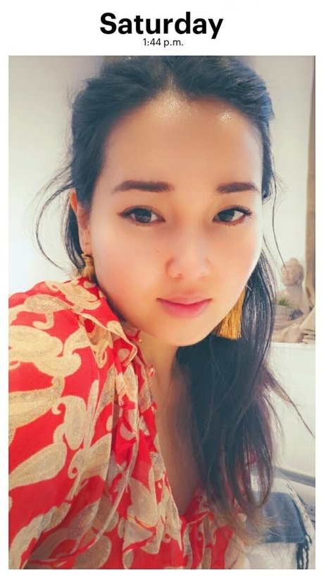 Lilly Ay porn model pictures