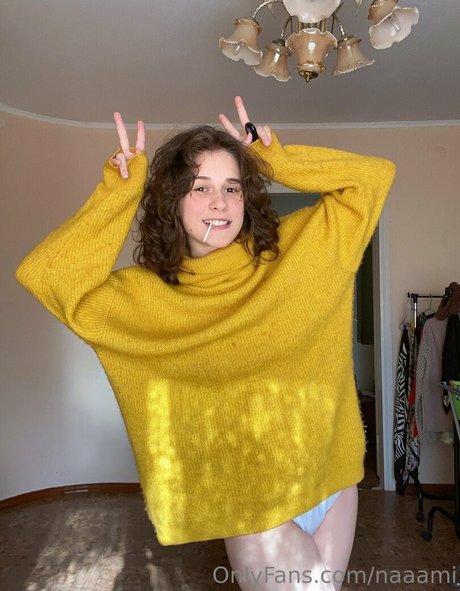 naaami exclusive model picture