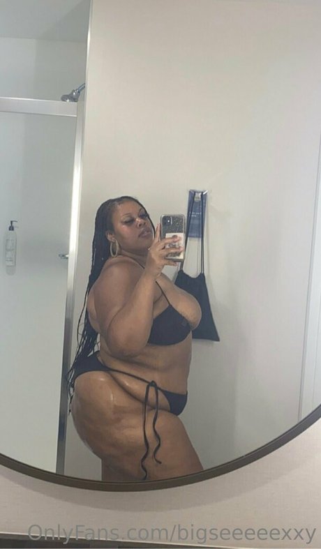 bigseeeeexxy model high quality images