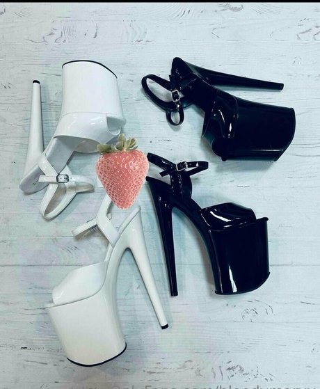 bloodymaryy pornstar images