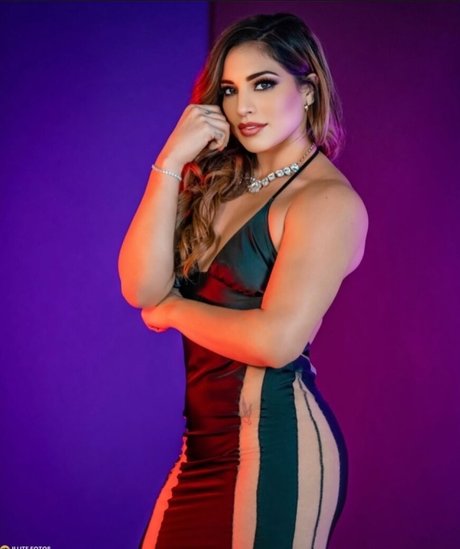 Raquel Rodriguez hd actress photos