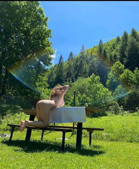 Nika Arven xxx model galleries