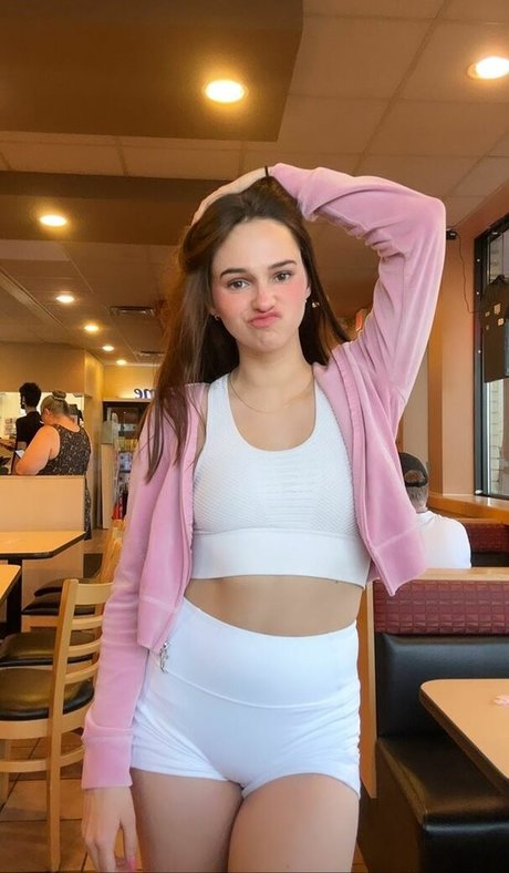 Madeline Budd nice model pictures