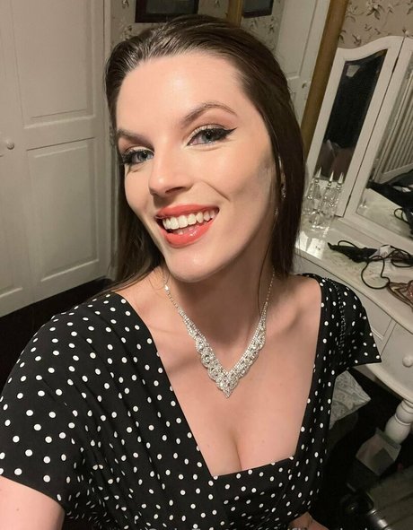 Fiona Frost free star pic