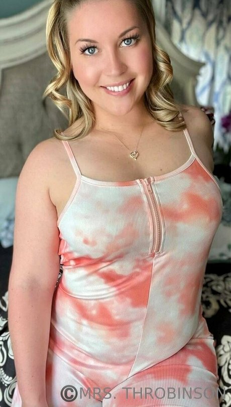 gay solo onlyfans top image