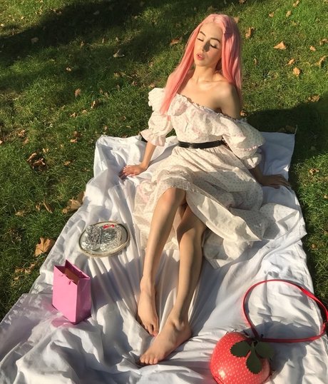 Mina Bell star free picture