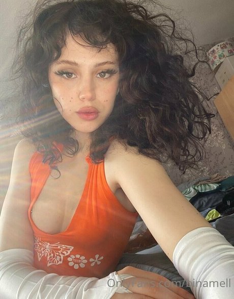 Mina Bell art actress pics