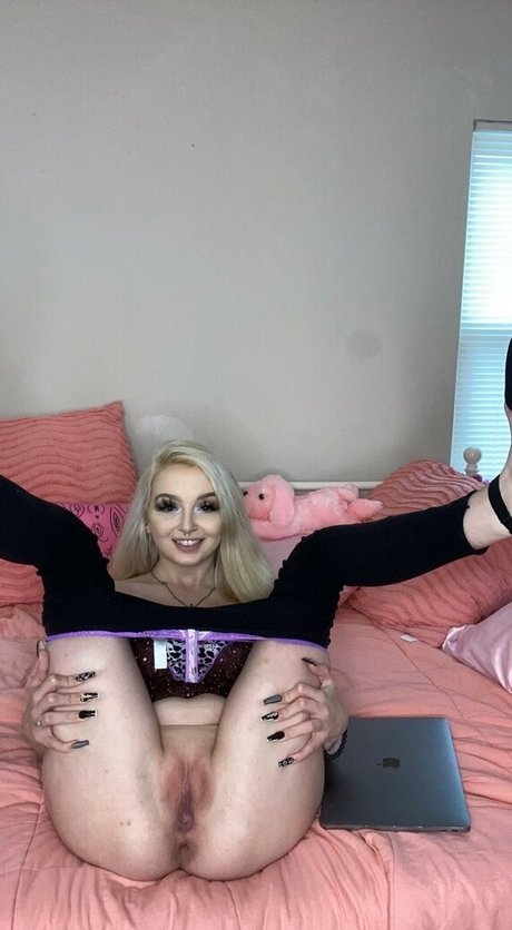 Lexi Lore naked star images