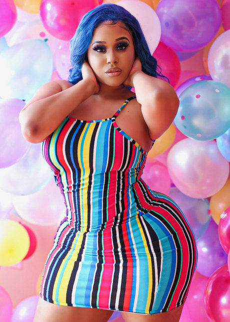 Muva Phoenix top model pic