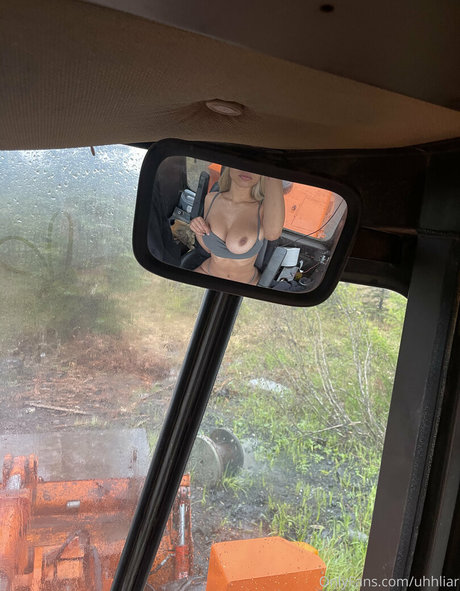 Uhhliar model hd images