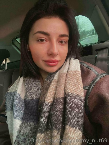 Yummy Nut top pornstar photo