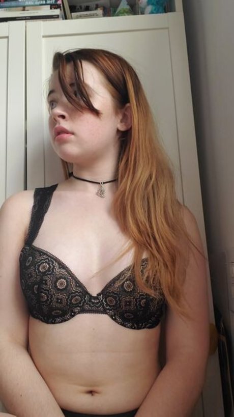 Short Stack Slut nude actress photo