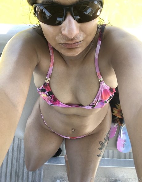 Ahornypaki pornstar sexy picture