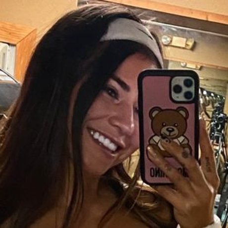 Shirlss model beautiful pictures