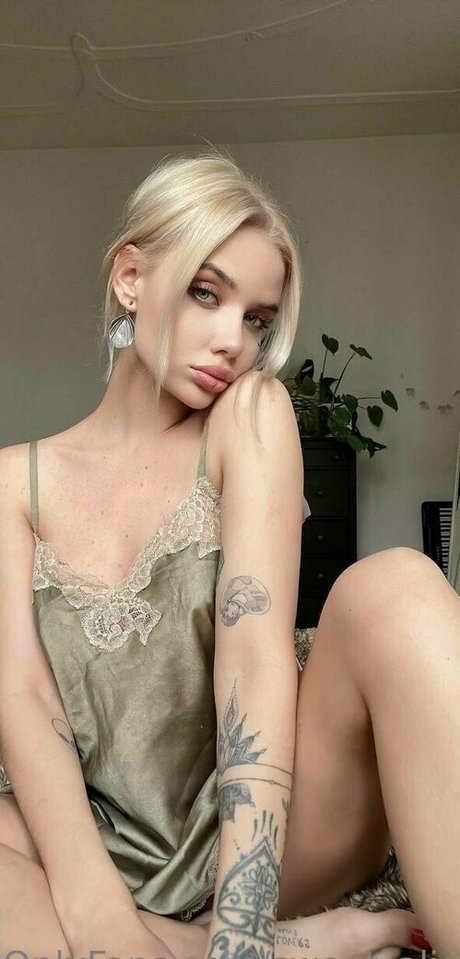 Sweet Aliceee star nude pic