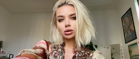 Sweet Aliceee pornstar exclusive photos