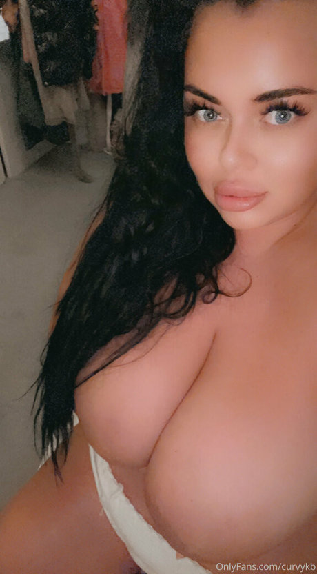 Curvykb Profile pic