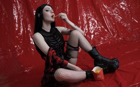 itsadeathwish model nice pictures