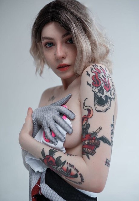 itsadeathwish nude actress galleries