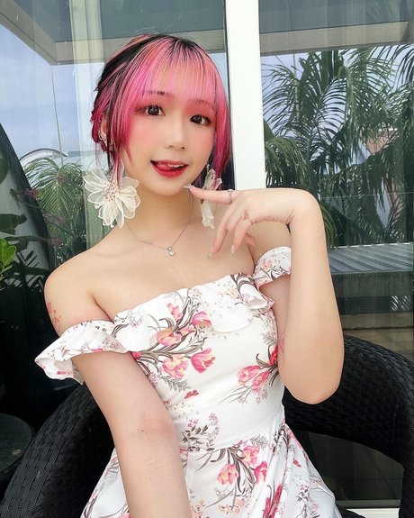 Akaei Ray erotic pornstar gallery